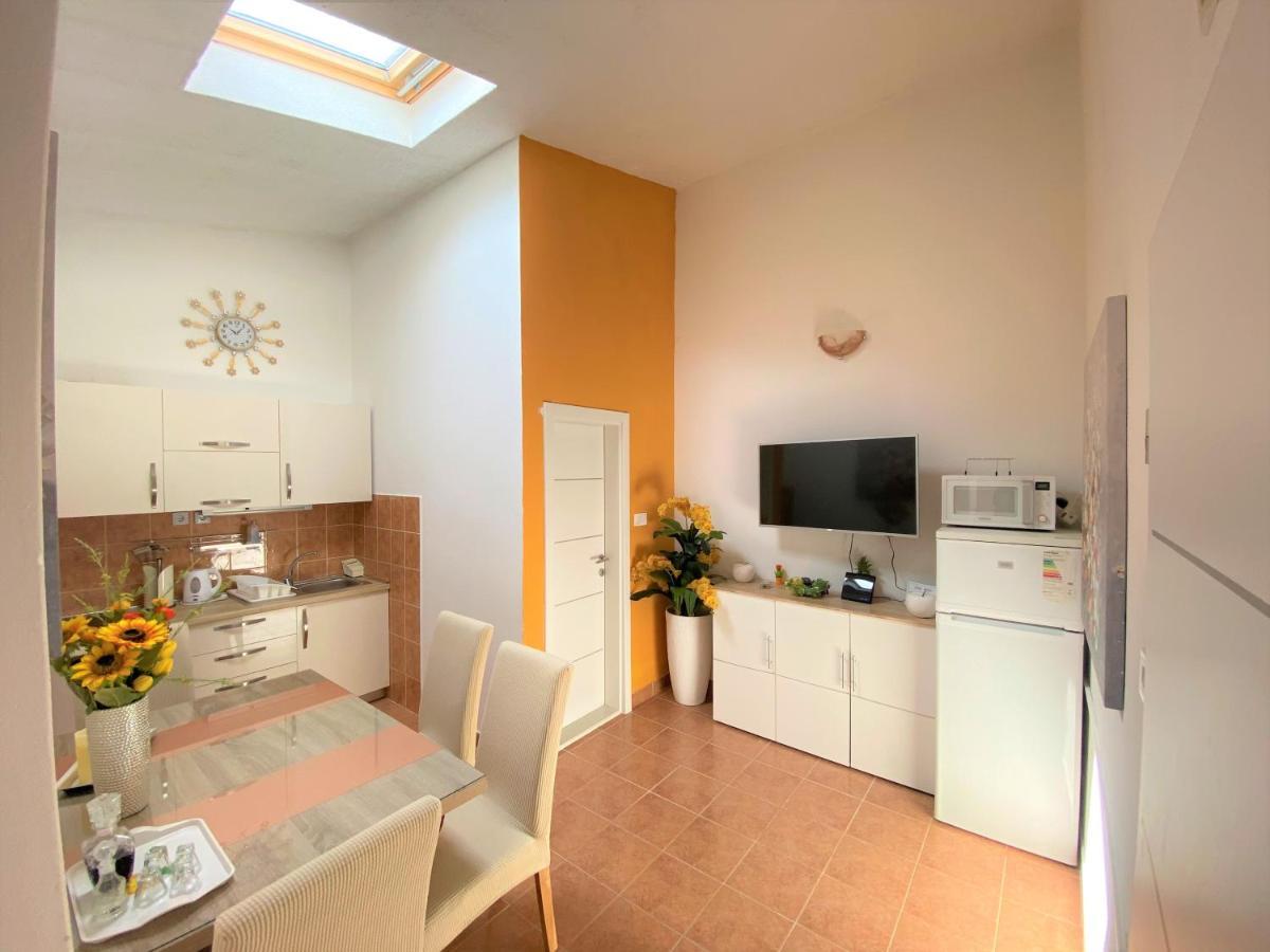 Apartment Beach Макарска Экстерьер фото