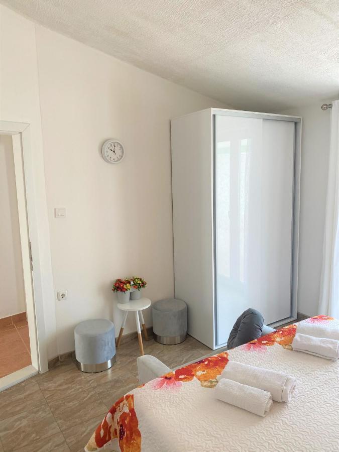 Apartment Beach Макарска Экстерьер фото